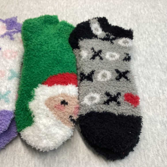WOMEN’S COZY SOCKS BUNDLE OF 4 PAIRS SIZE: 9-11 SHOE SIZE COLOR: MULTI NWT - Picture 6 of 11